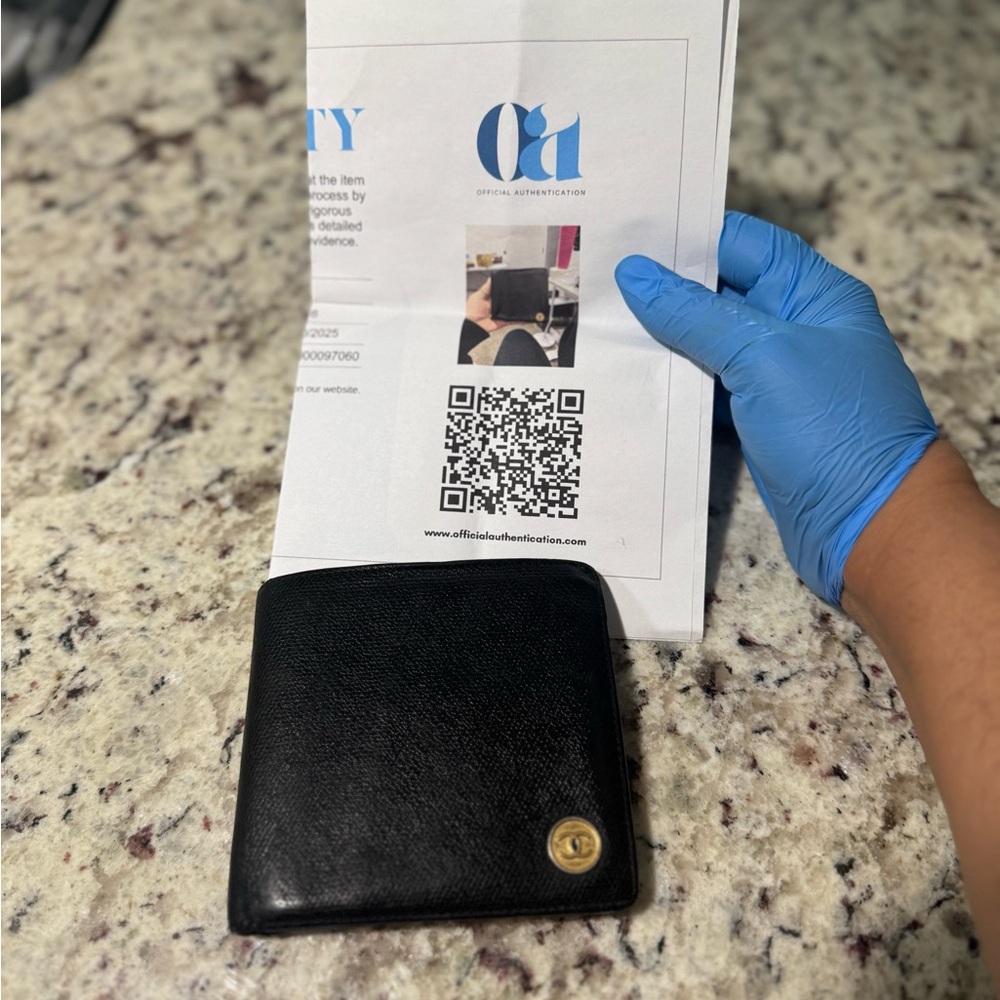 Chanel Coco Button Bifold Wallet With Hologram with COA - Picture 4 of 8